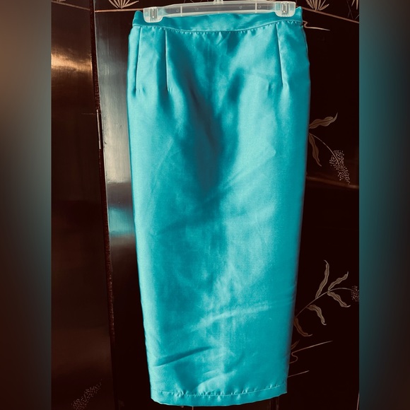 Turquoise suit - Picture 3 of 4